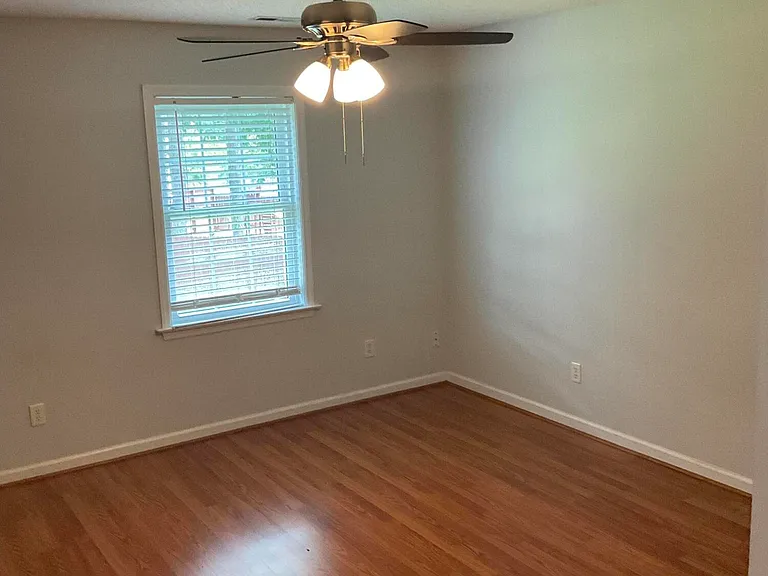 529 Raintree Rd — Photo 18