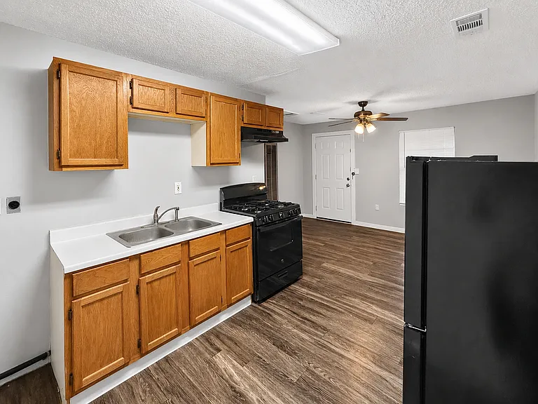 2714 Kavasar Dr — Photo 9