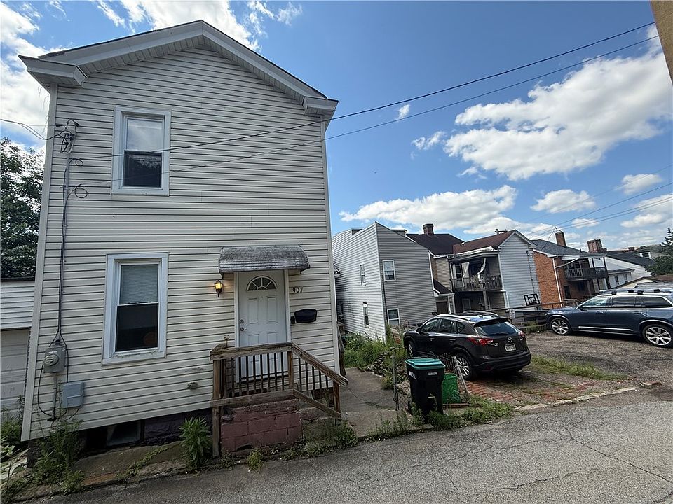 1st image of 907 Spring Way