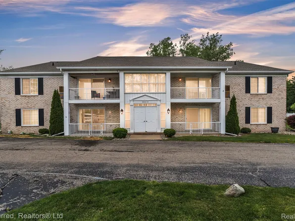 38204 Ann Arbor Trl, Livonia, MI 48150
