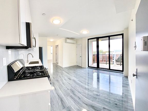 3rd image of 1705 E 17th St #2L
