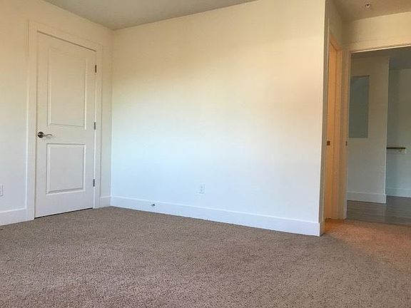 4th image of 1957 Headwaters Dr APT A