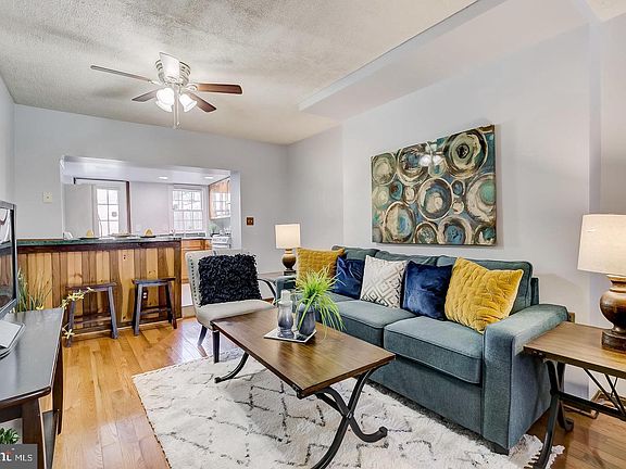 5th image of 232 E Barney St