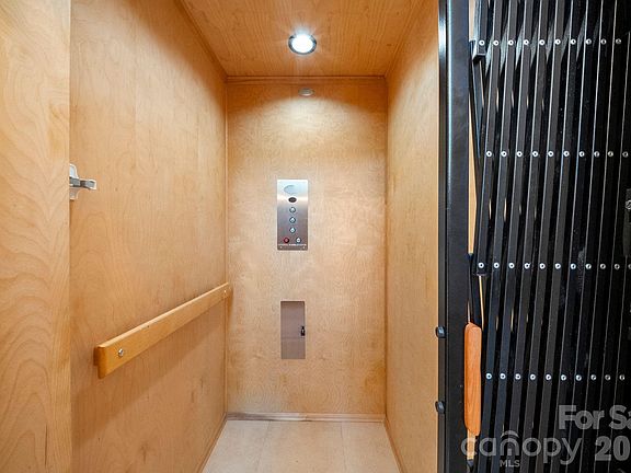 3rd image of 26 Macallan Ln