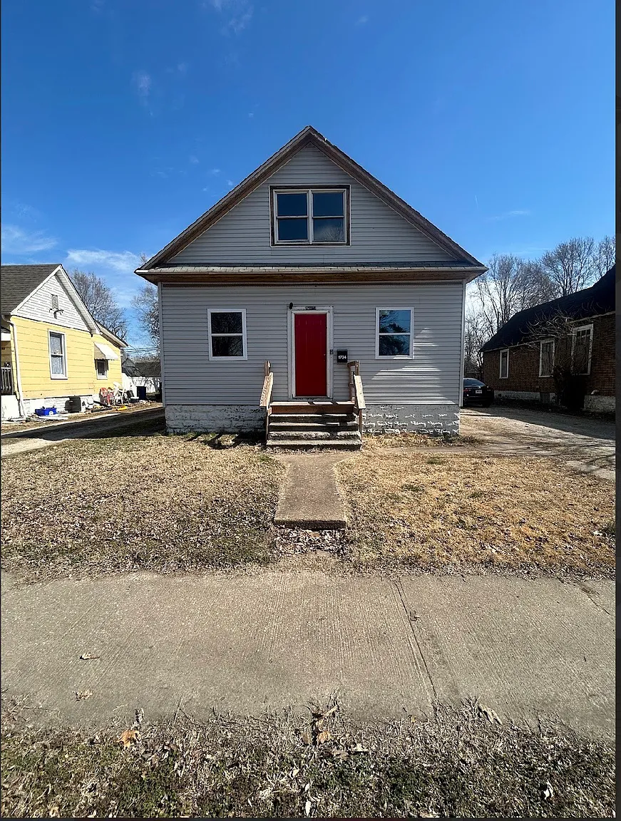1734 Spruce St photo 1