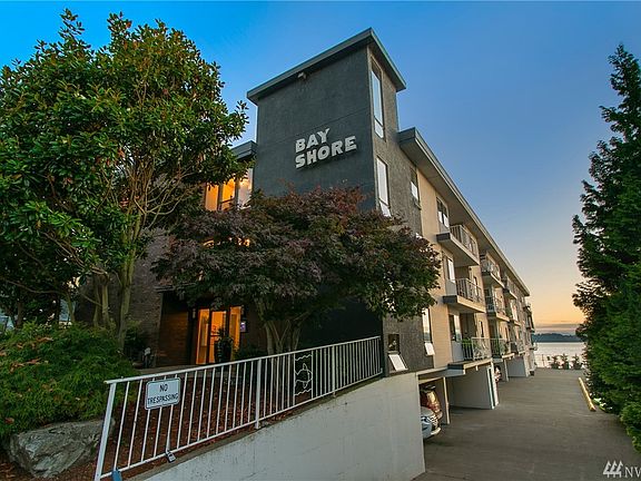 3rd image of 6421 Lake Washington Blvd NE APT 203