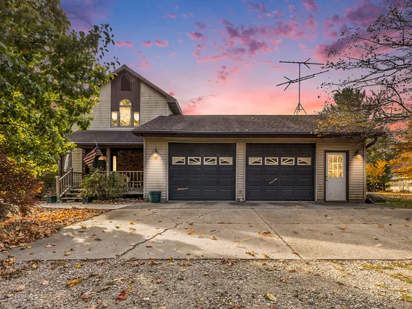 4945 W Tupper Lake Rd, Lake Odessa, MI 48849