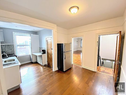 1st image of 20 Ludlam Pl #2