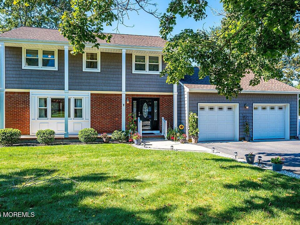 1st image of 825 Warwick Road