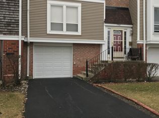 1962 Holbrook Ln, Hoffman Estates, IL 60169