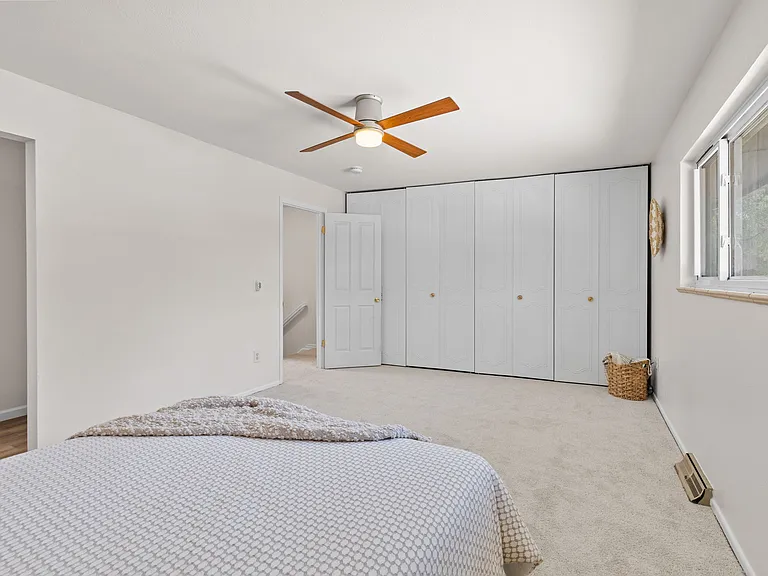 2666 Sherwood Cir — Photo 39