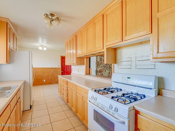 5th image of 3709 N Sunset Ave