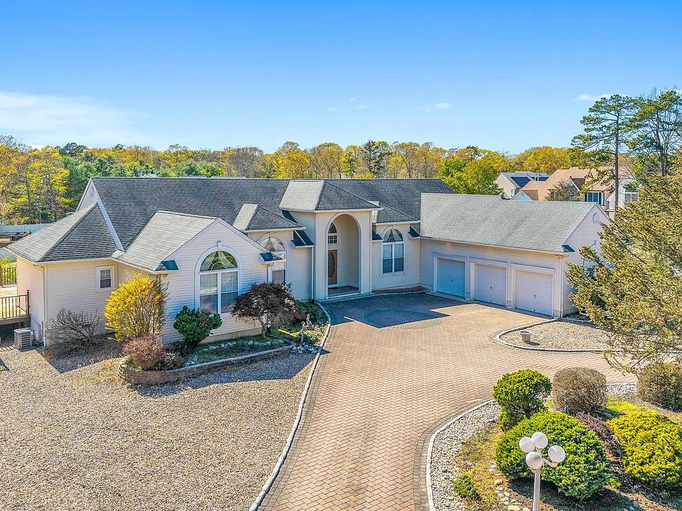 1st image of 199 Royal Oaks Dr