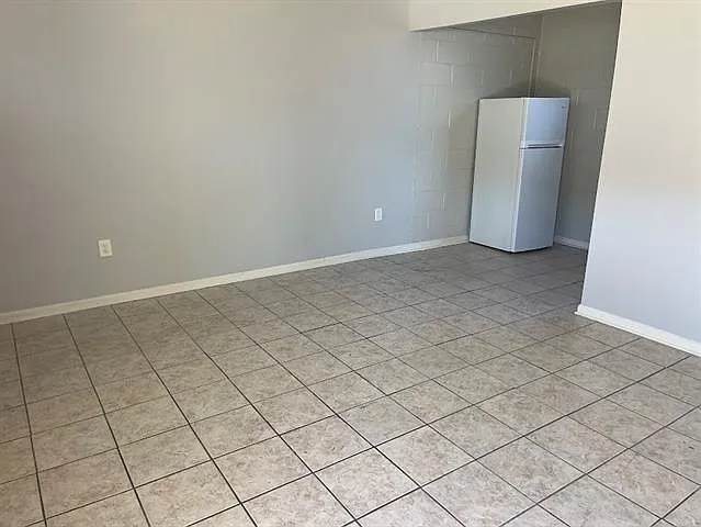 689 Central Ave #I — Photo 5