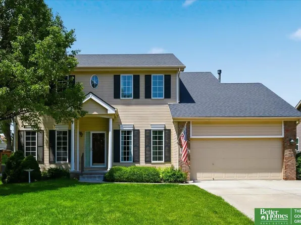 212 Castle Pine Dr, Papillion, NE 68133