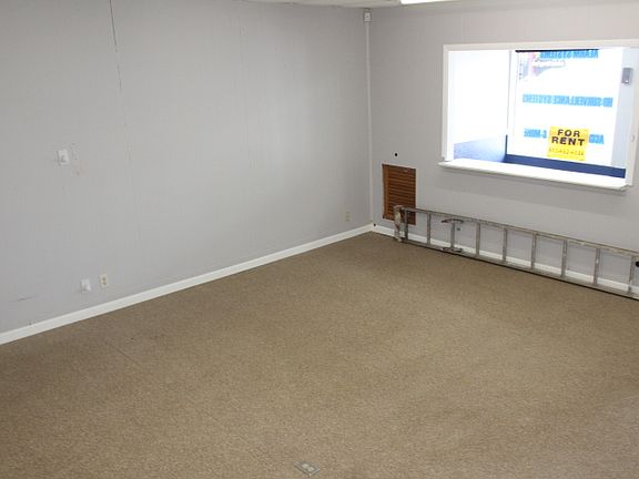 3rd image of 211 N 5th St