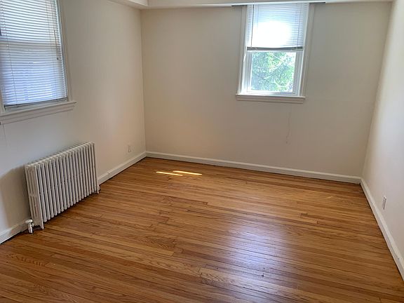 4th image of 59 Sumner Ave Floor 1