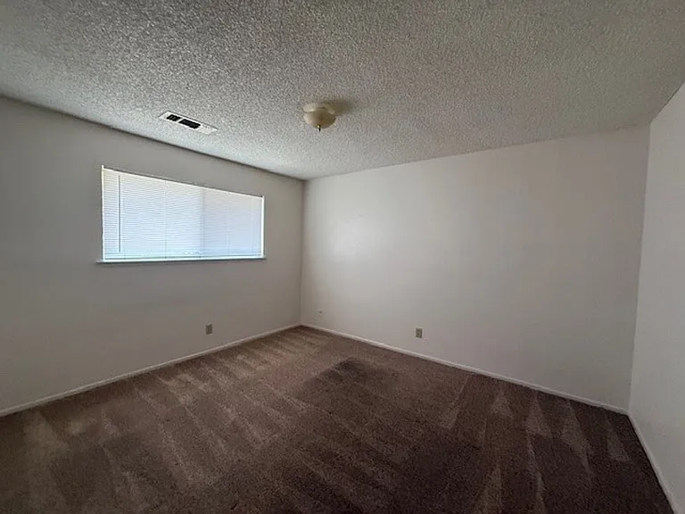 624 N Encina St — Photo 8