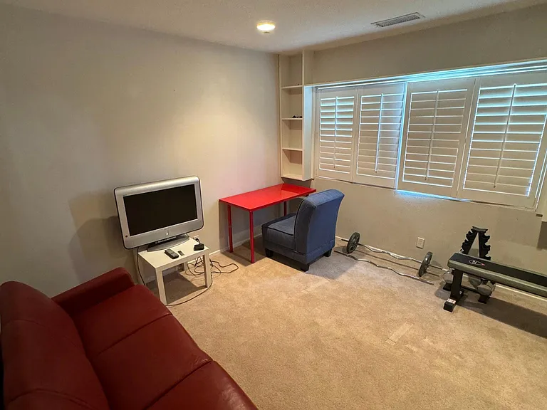 4263 Mooncrest Pl — Photo 15