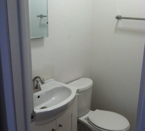 3rd image of 7709 Poppleton Plz APT 5