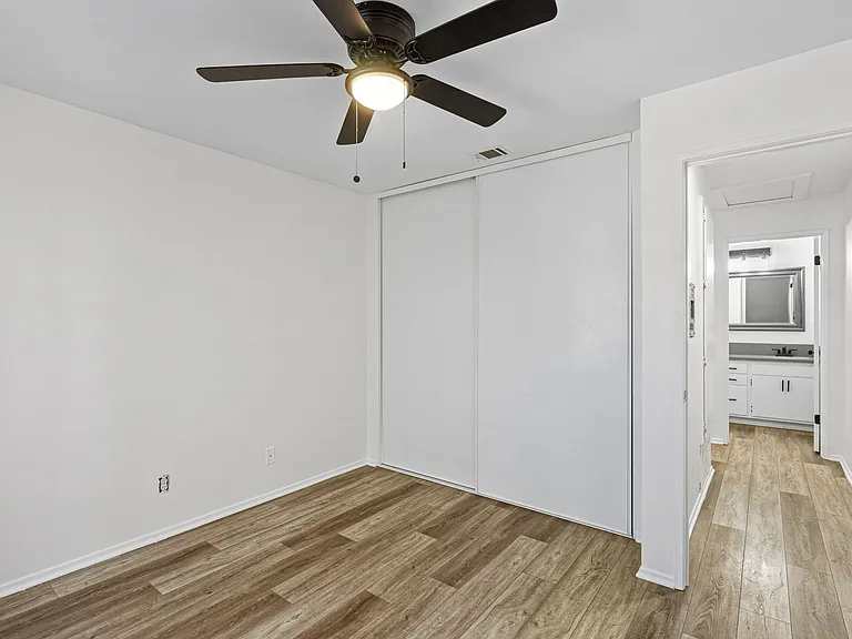 Summer House Apartments — Photo 17