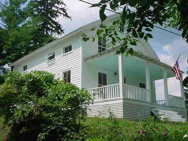 2nd image of 315 MAPLE Avenue