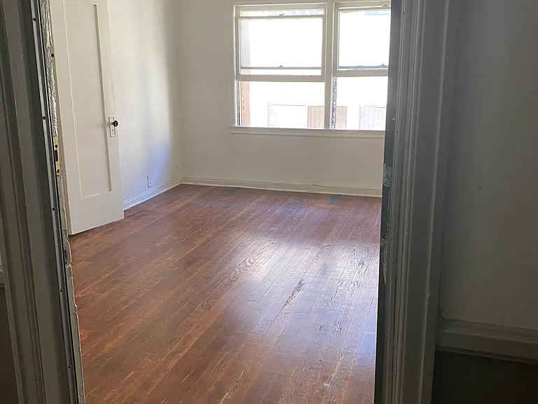 554 S Hobart Blvd #307 — Photo 13