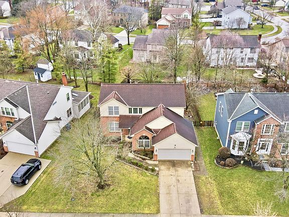 5th image of 393 Canterbury Ct