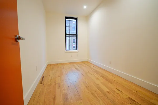 Rented by Rentall Group Inc | media 4