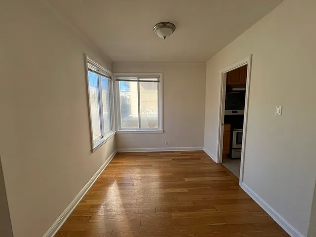 2 bed, 1025 sqft, $3,985 — Photo 4