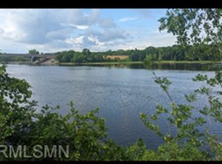 101 Goldfinch Ln, Clearwater, MN 55320