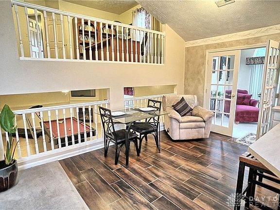4th image of 6412 Symmes Ln