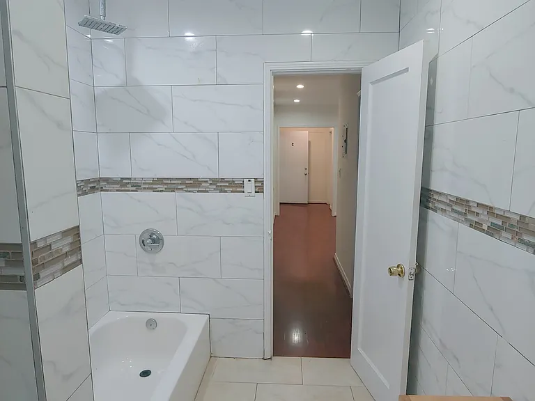 1207 S La Cienega Blvd #D — Photo 4