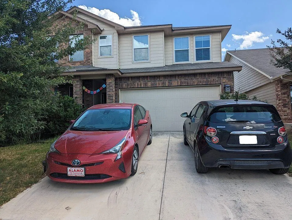 5 bed, 2540 sqft, $2,250 — Photo 1