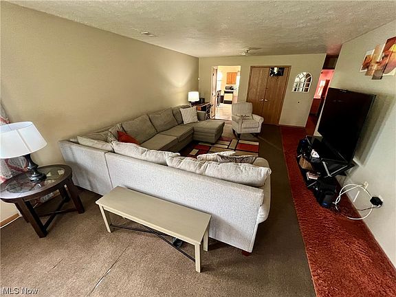 3rd image of 1820 Lansdowne Blvd
