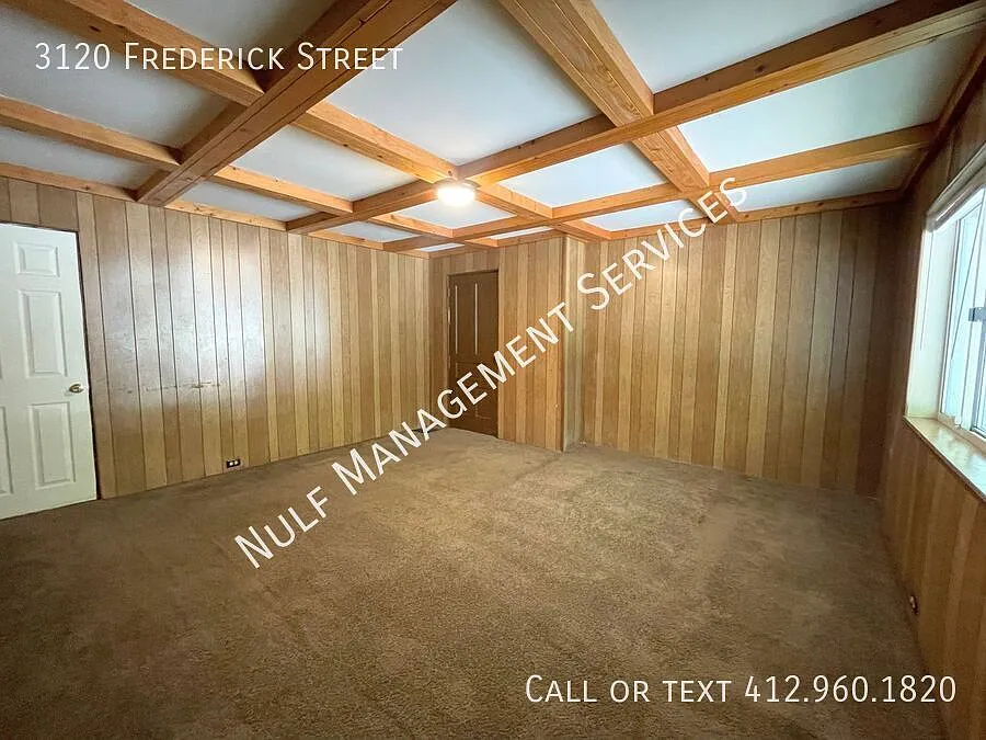 2 bed, 1.5 bath + Bonus Room House in Brighton Heights — Photo 3