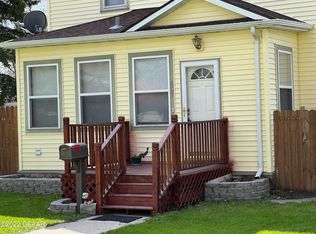 807 Kelly Ave NE, Devils Lake, ND 58301