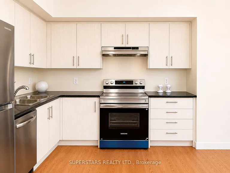15100 Yonge St #207 — Photo 8