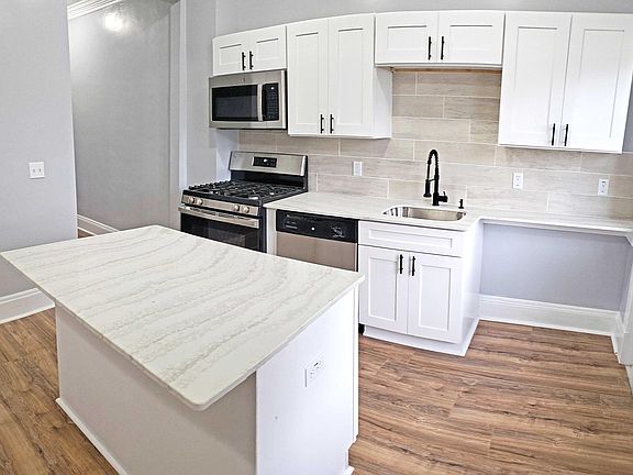 5th image of 1416 Ridgewood Ave #17