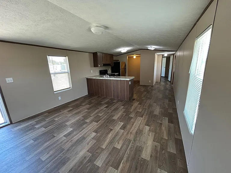 1501 Bunnys Dr — Photo 2