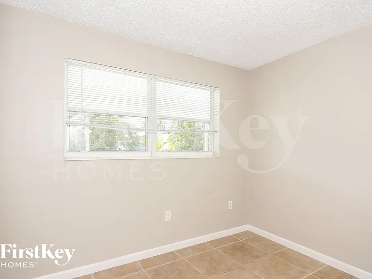 1291 NW 60th Ave — Photo 13
