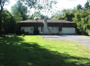 5440 Camp Meeting Rd, Center Valley, PA 18034