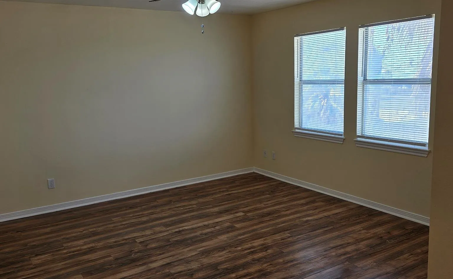 2 bed, 2.0 bath, 750 sqft, $1,300 — Photo 3