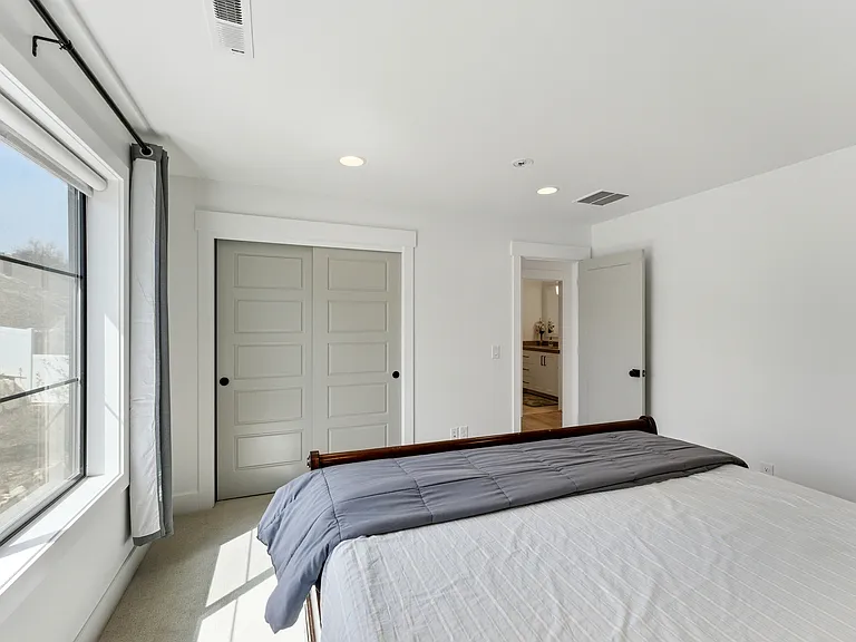 11716 S Meeks Ct — Photo 23