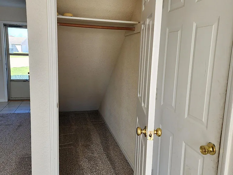2681 E Oakbrook Dr — Photo 4