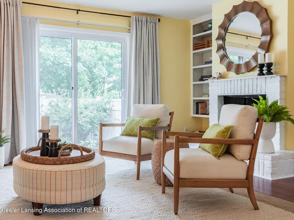 609 Bainbridge Dr, East Lansing, MI 48823