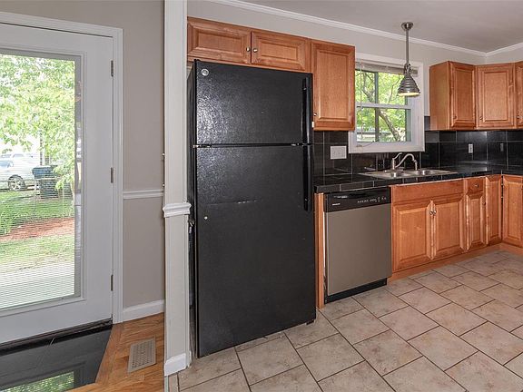 5th image of 1491 Surfwood Dr