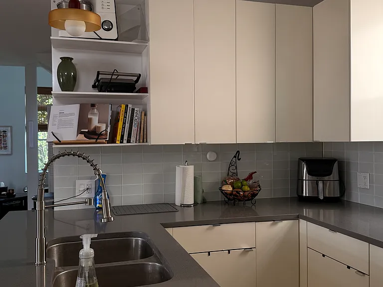 1715 N Honore St #3 — Photo 26