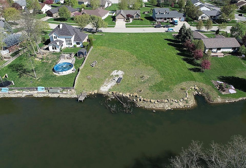 1st image of 1525 Lake Dr