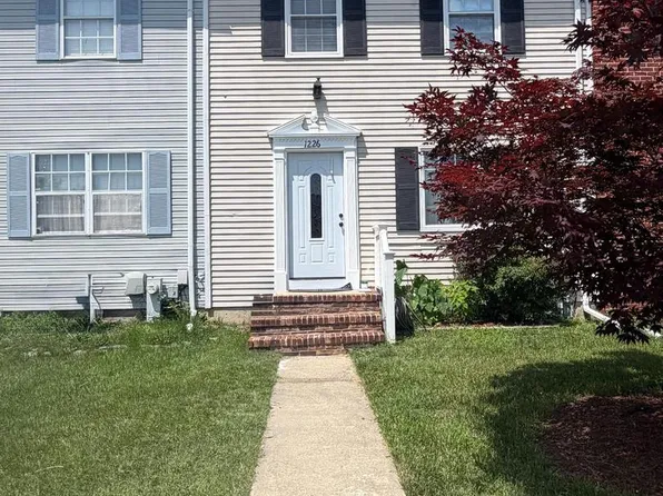 1226 Holmespun Dr, Pasadena, MD 21122
